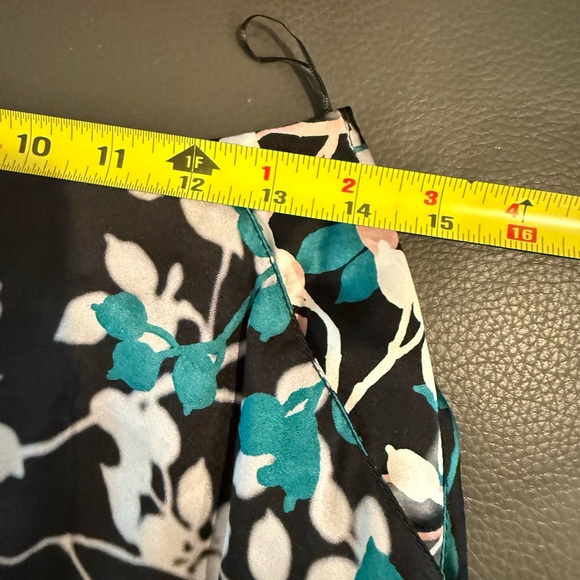 NWT Roberto Cavalli 100% silk asymmetrical floral midi skirt size 40 sz 4 small - Picture 6 of 6